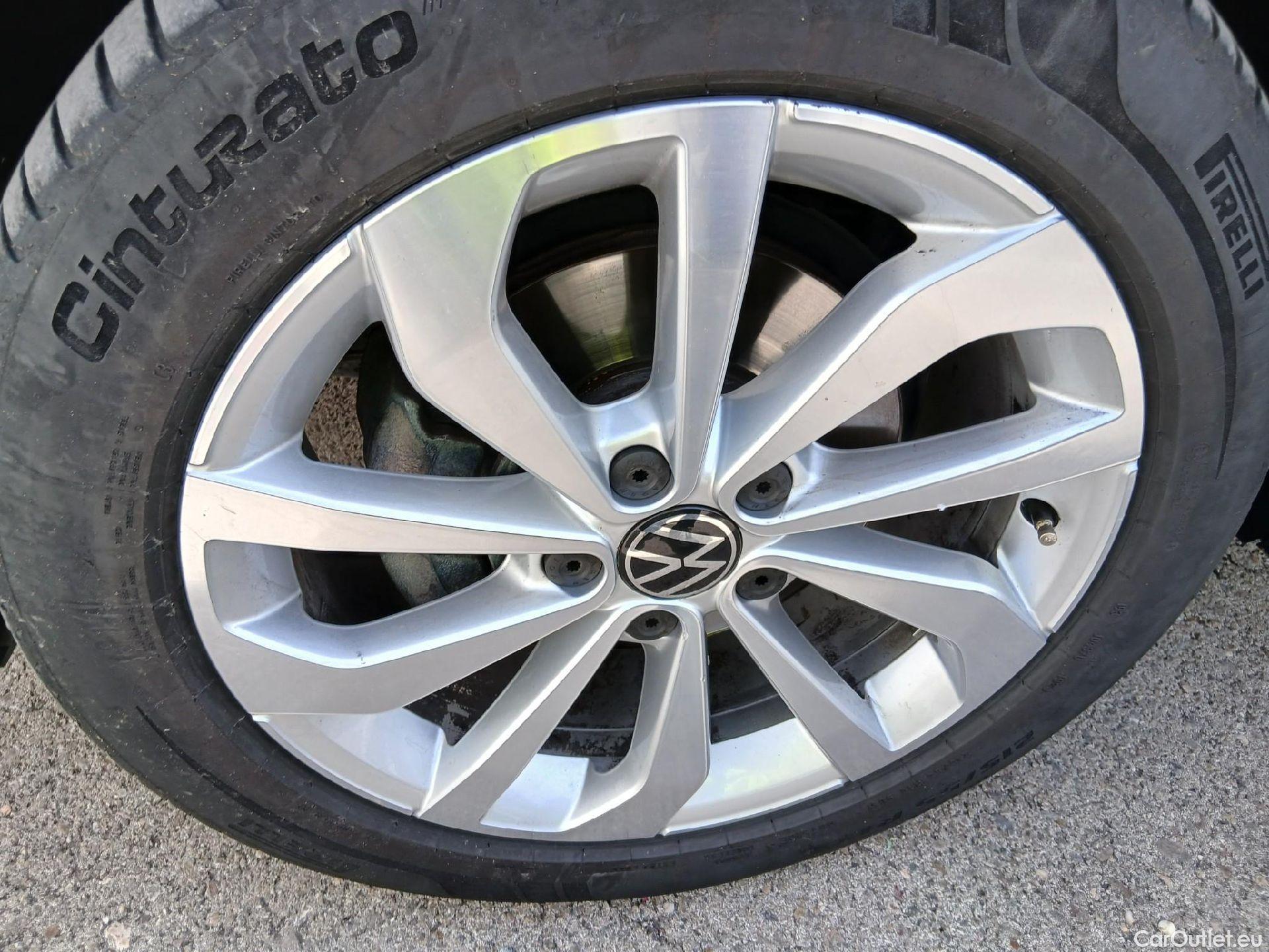  Volkswagen  T-ROC  Life 2.0 TDI 115CV MT6 E6d #11