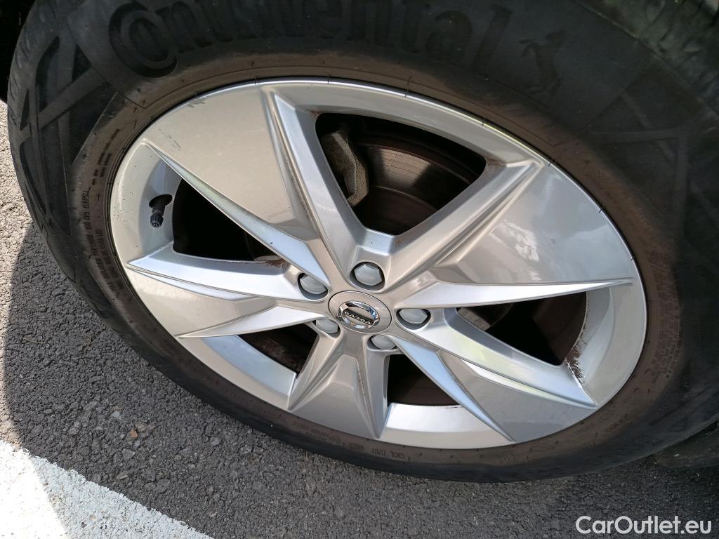  Volvo  XC 40 VOLVO XC40 / 2021 / 5P / todoterreno 2.0 B3 G Core Auto #38