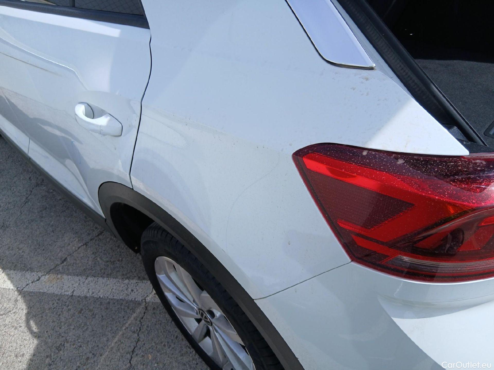  Volkswagen  T-ROC  Life 2.0 TDI 115CV MT6 E6d #21