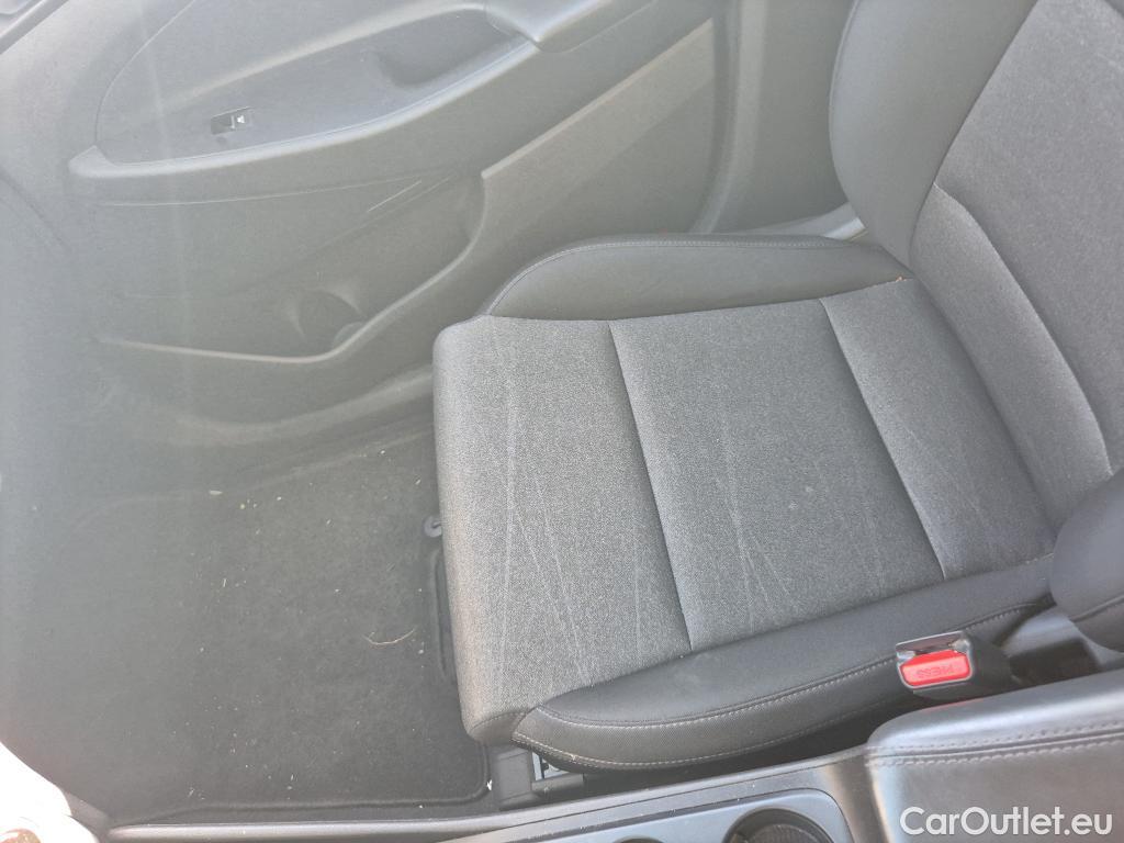  Hyundai  Tucson HYUNDAI  / 2018 / 5P / todoterreno 1.6 CRDI 85kW (116CV) 48V SLE 4X2(SP)(SL) #5