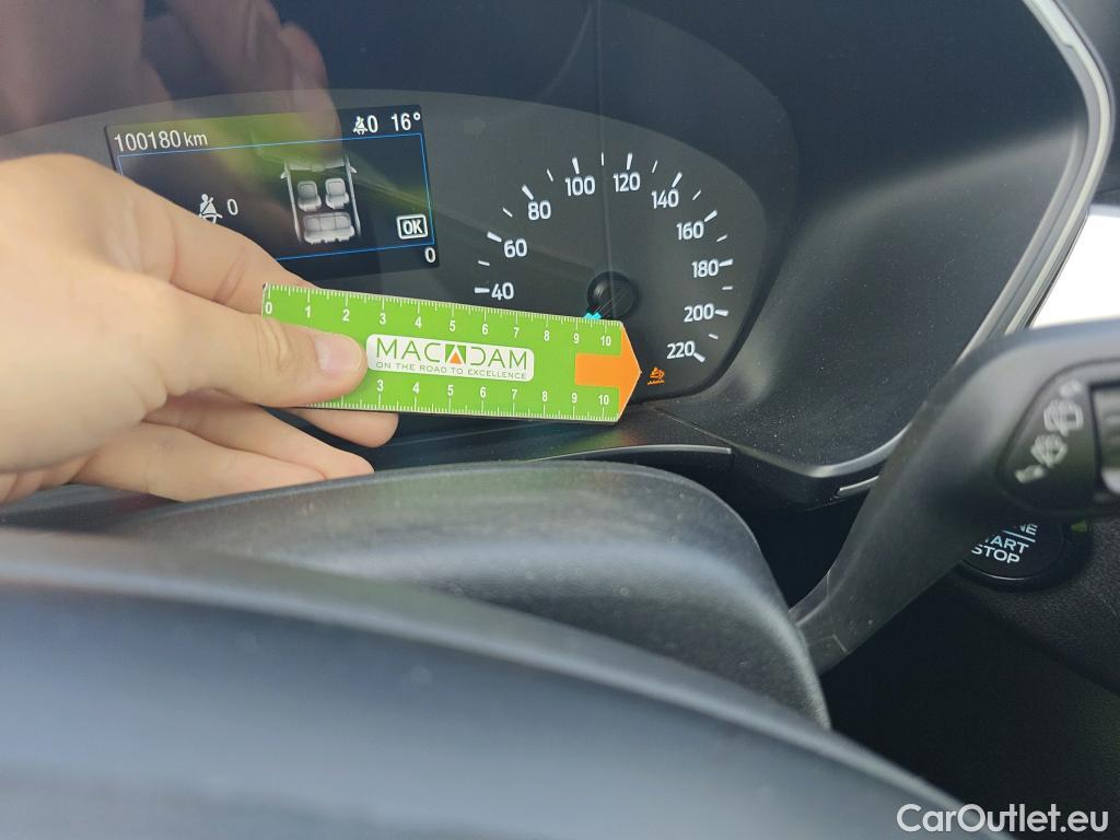  Ford  Kuga FORD  / 2019 / 5P / todoterreno Trend 1.5 EcoBlue 88kW (120CV) #19