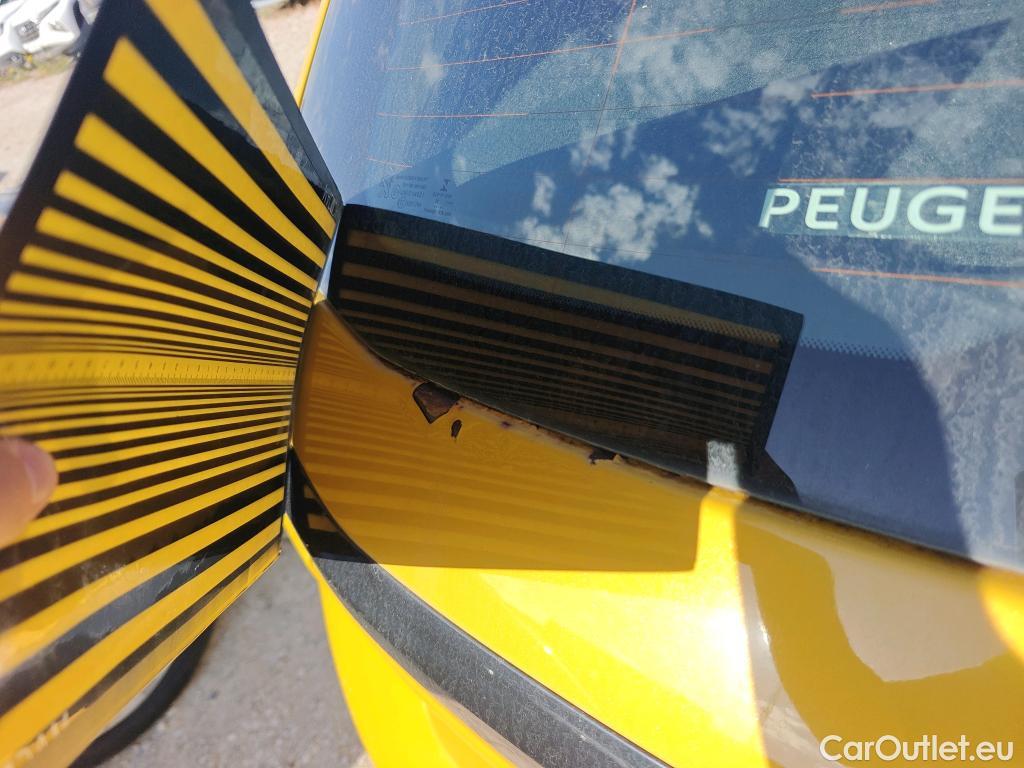  Peugeot  208 PEUGEOT  / 2019 / 5P / berlina con portón PureTech 55kW (75CV) Active Pack #3