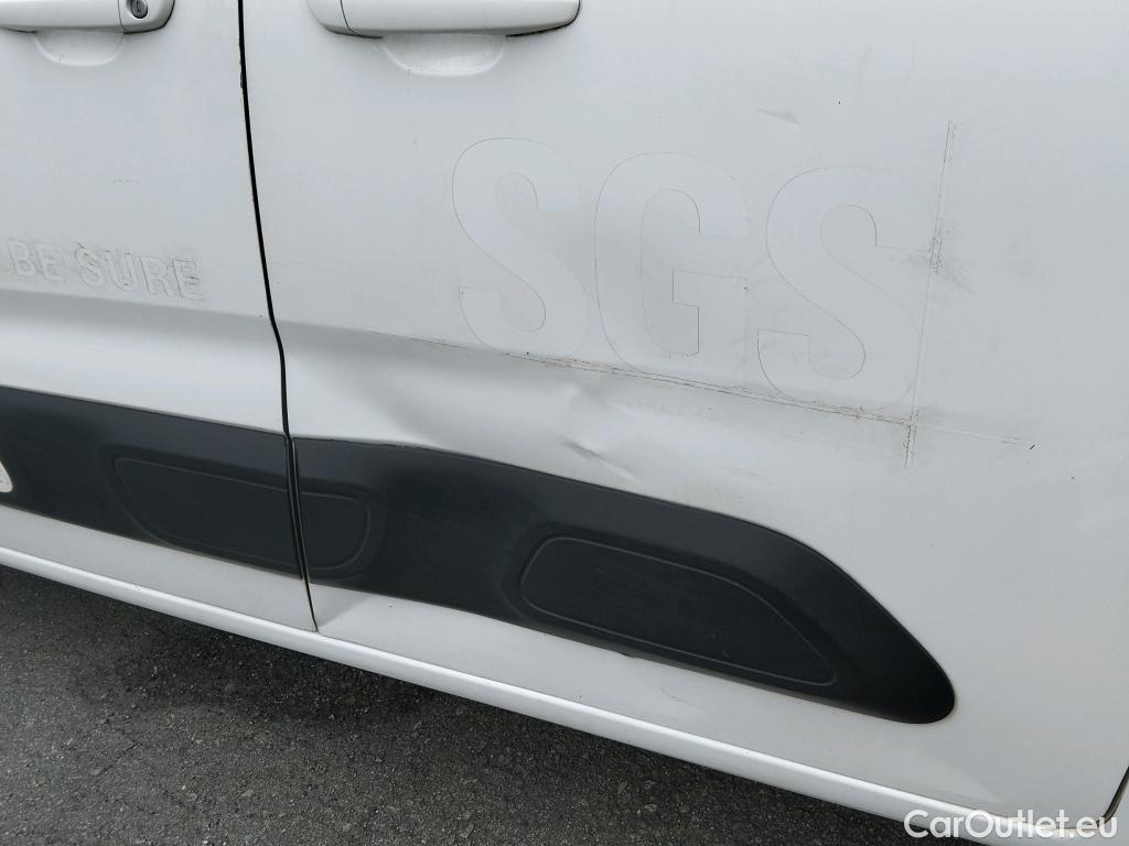  Citroen  Berlingo CITROEN  / 2018 / 5P / monovolumen compacto Talla M BlueHDi 100 S&S FEEL #31