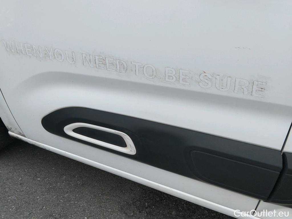  Citroen  Berlingo CITROEN  / 2018 / 5P / monovolumen compacto Talla M BlueHDi 100 S&S FEEL #29