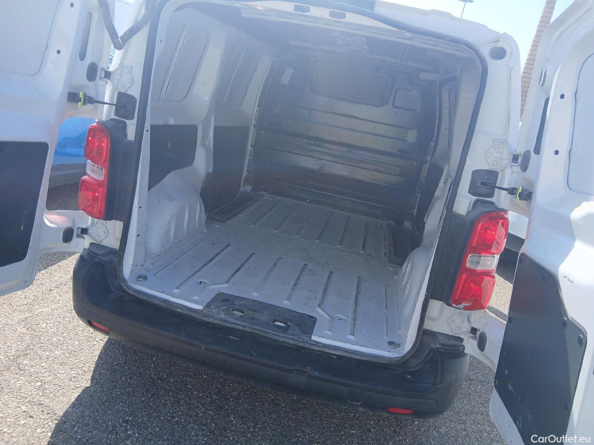  Opel  Vivaro OPEL  / 2019 / 4P / furgón 1.5 Diésel 88kW (120CV) M Std Express #2