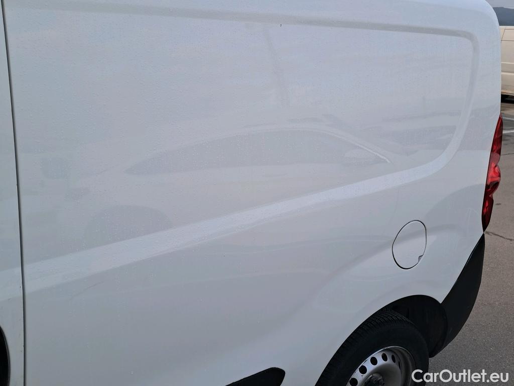  Fiat  Doblo FIAT Doblò Cargo/2015/3P/furgón derivado de turismo Cargo Base 1.6 Mjet 66kW (90CV) #27