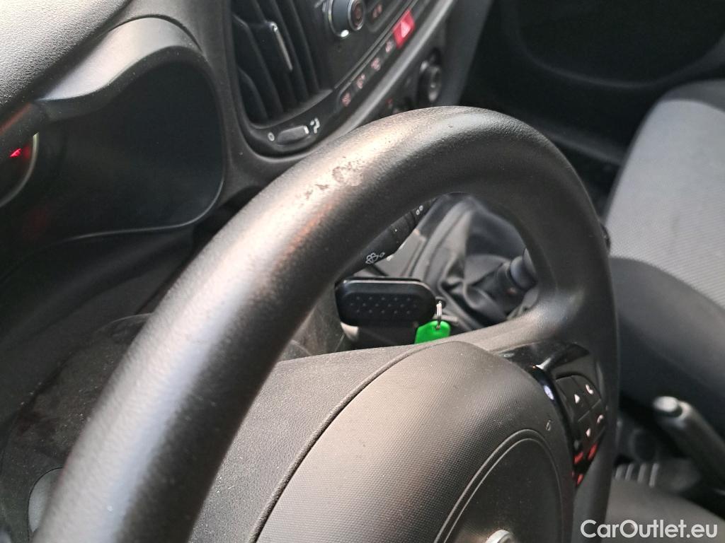  Fiat  Doblo FIAT Doblò Cargo/2015/3P/furgón derivado de turismo Cargo Base 1.6 Mjet 66kW (90CV) #20