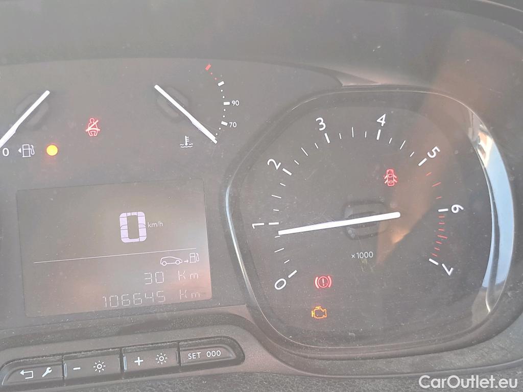  Opel  Vivaro OPEL  / 2019 / 4P / furgón 1.5 Diésel 74kW (100CV) M Std Express (AC) #57