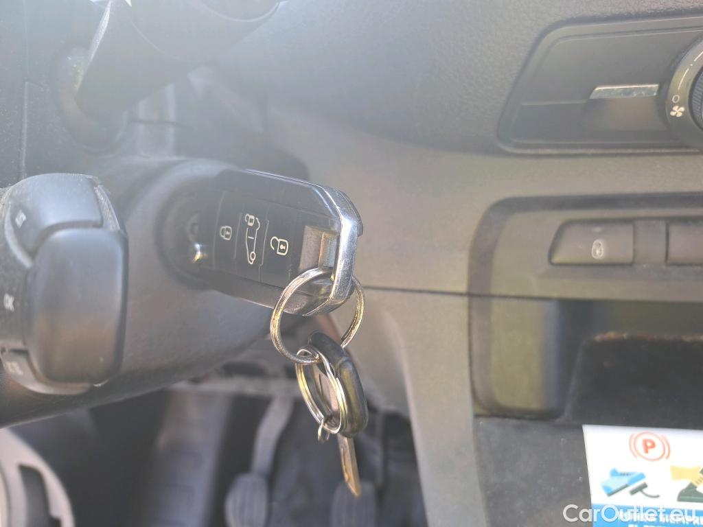  Opel  Vivaro OPEL  / 2019 / 4P / furgón 1.5 Diésel 74kW (100CV) M Std Express (AC) #6