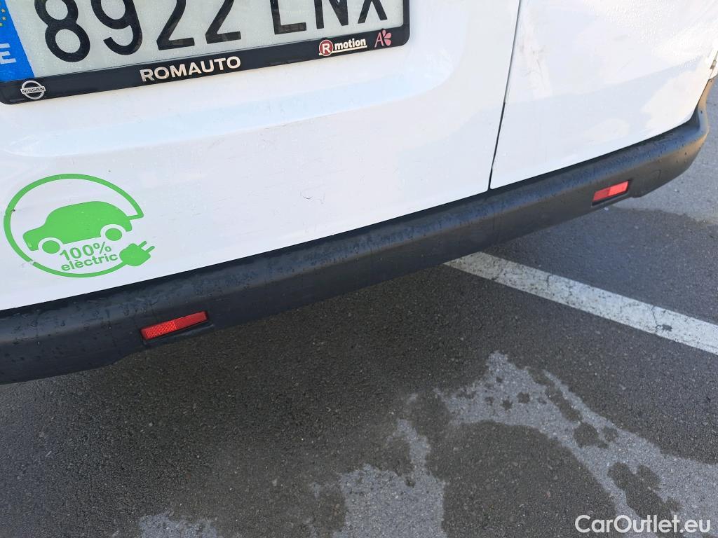  Nissan  NV200 NISSAN e- / 2009 / 4P / furgón Furgón 4p 40 kWh PROFESIONAL #32