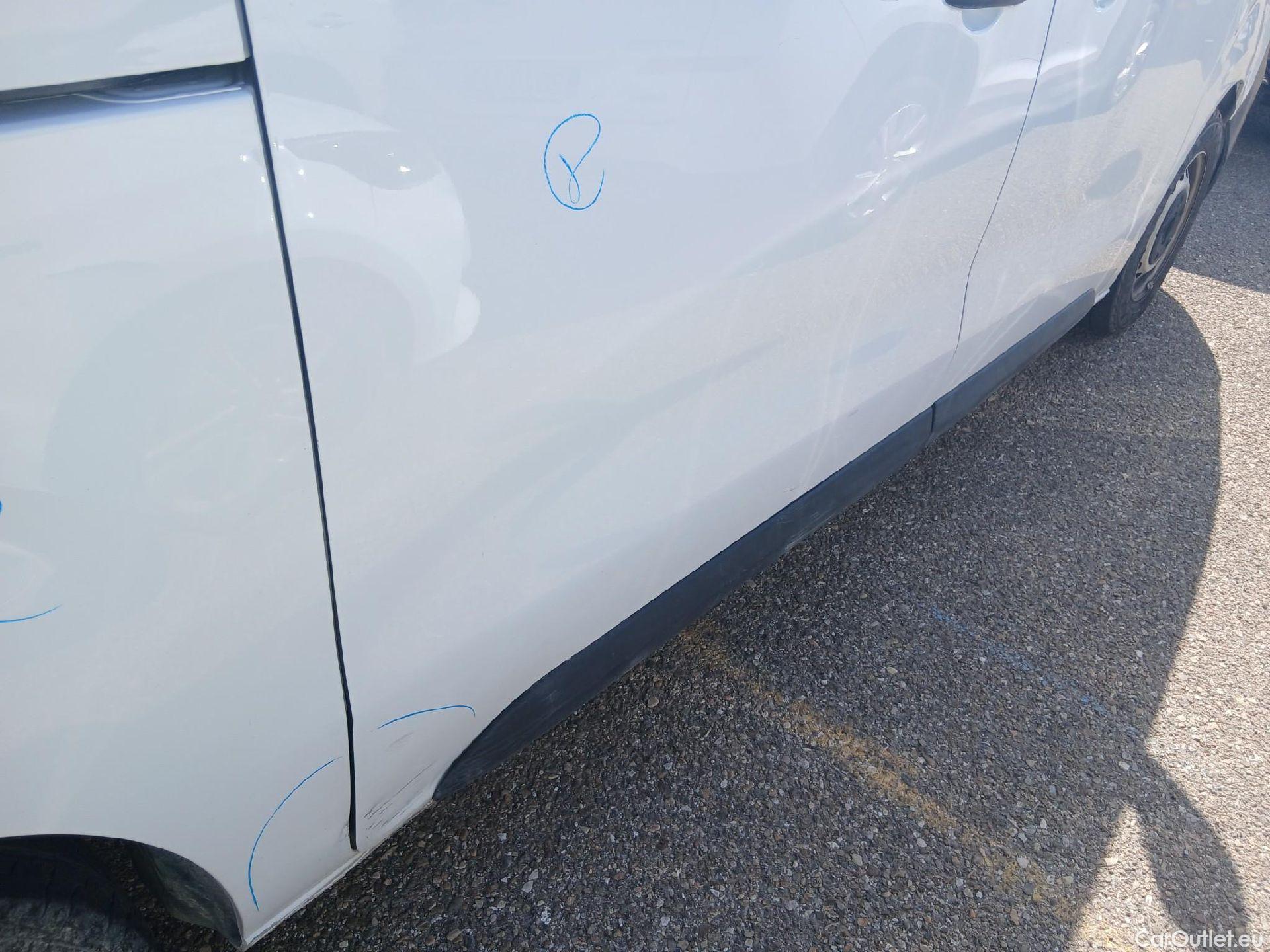  Opel  Vivaro OPEL  / 2019 / 4P / furgón 1.5 Diésel 88kW (120CV) M Std Express #34