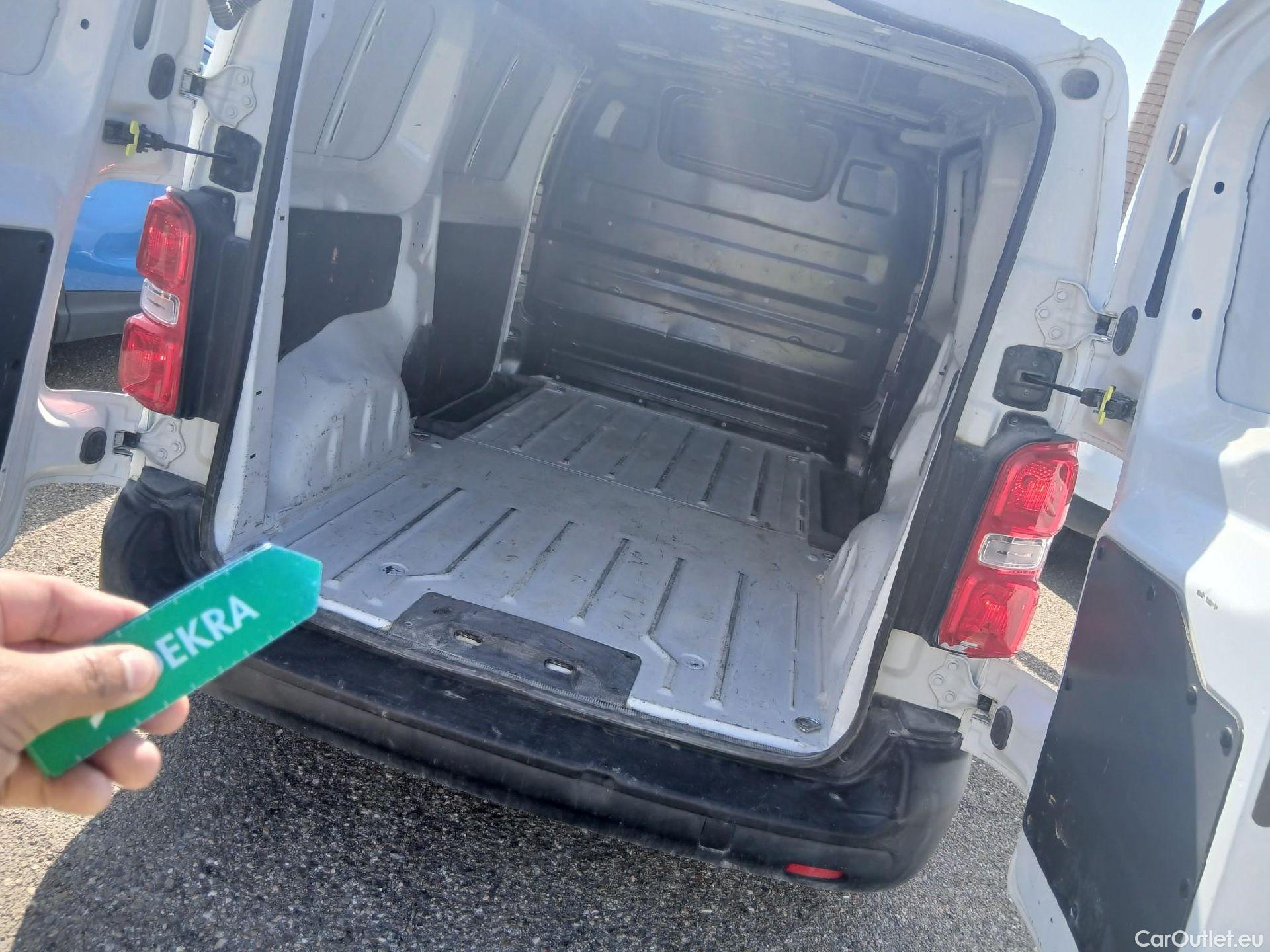  Opel  Vivaro OPEL  / 2019 / 4P / furgón 1.5 Diésel 88kW (120CV) M Std Express #3
