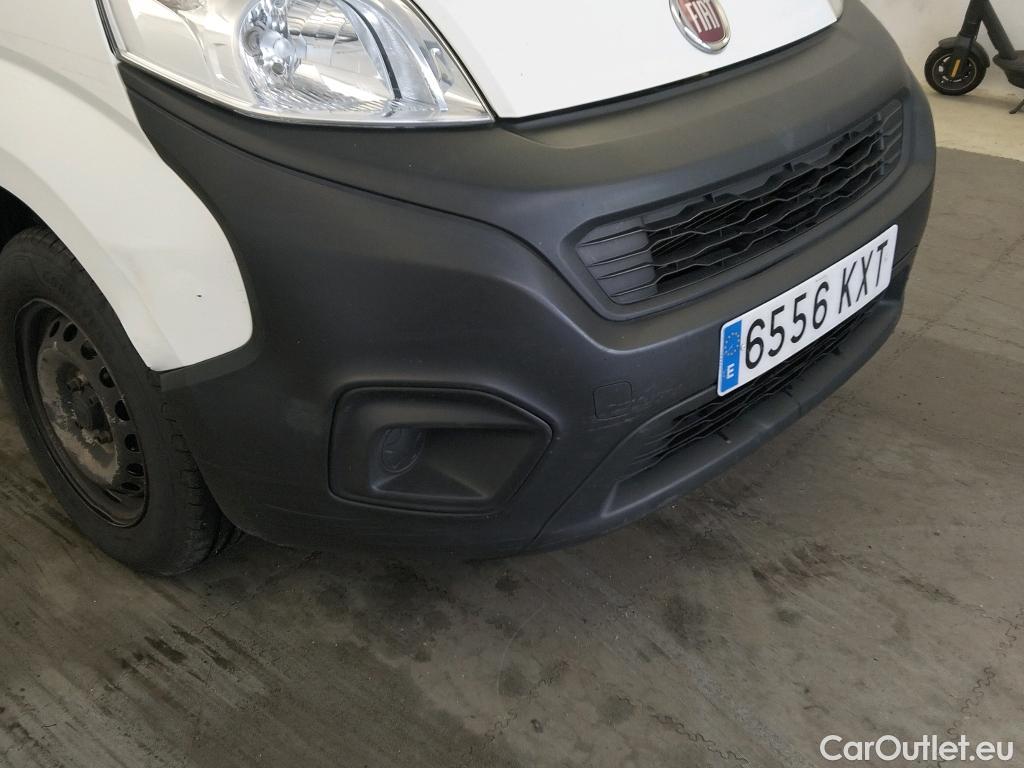  Fiat  Fiorino FIAT  / 2016 / 3P / furgón derivado de turismo Cargo Base 1.3 Mjet 59kW (80CV) E6 #24