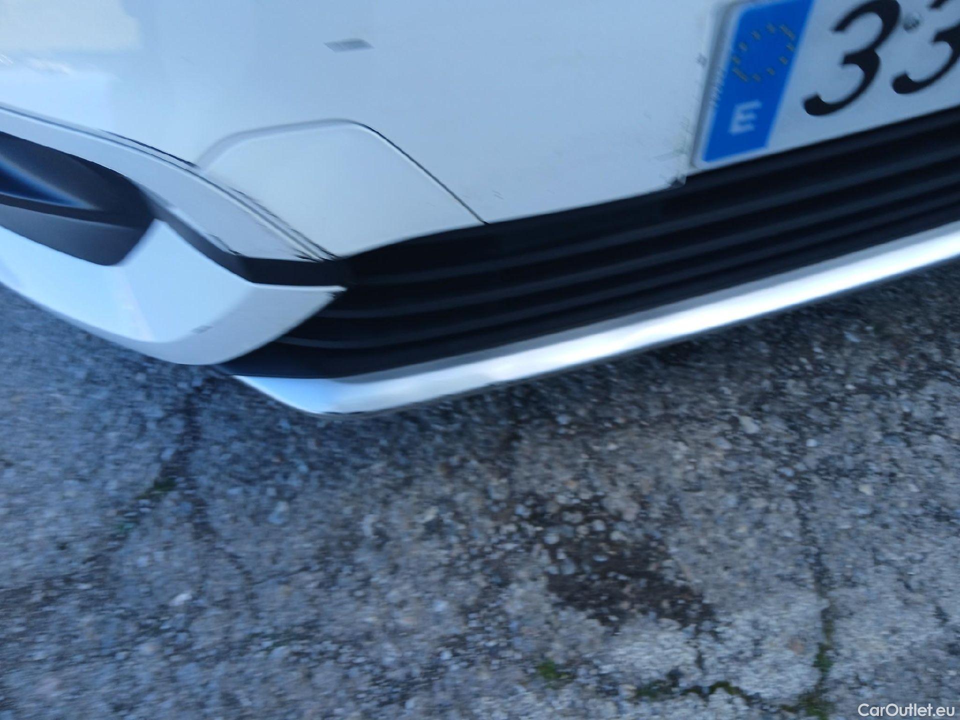  Opel  Combo OPEL  Life / 2018 / 5P / monovolumen compacto 1.5 TD 96kW (130CV) S/S Innovation L Aut #3