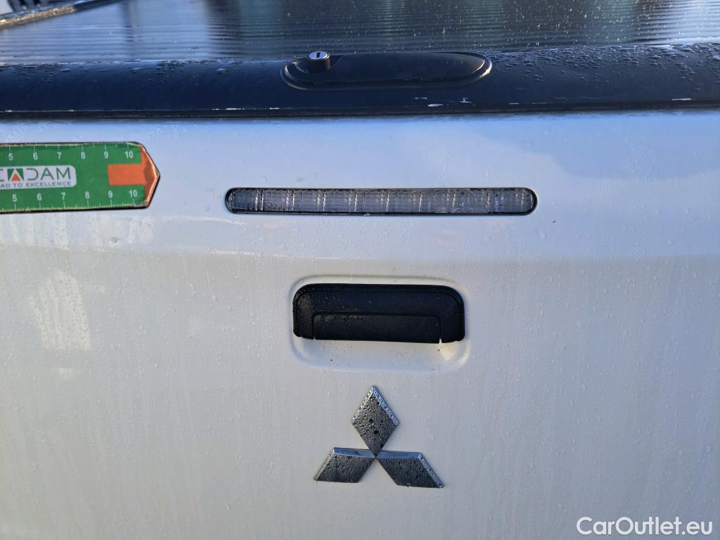  Mitsubishi  L200 MITSUBISHI  / 2019 / 4P / pickup doble cabina D/C 220 DI-D M-Pro #1