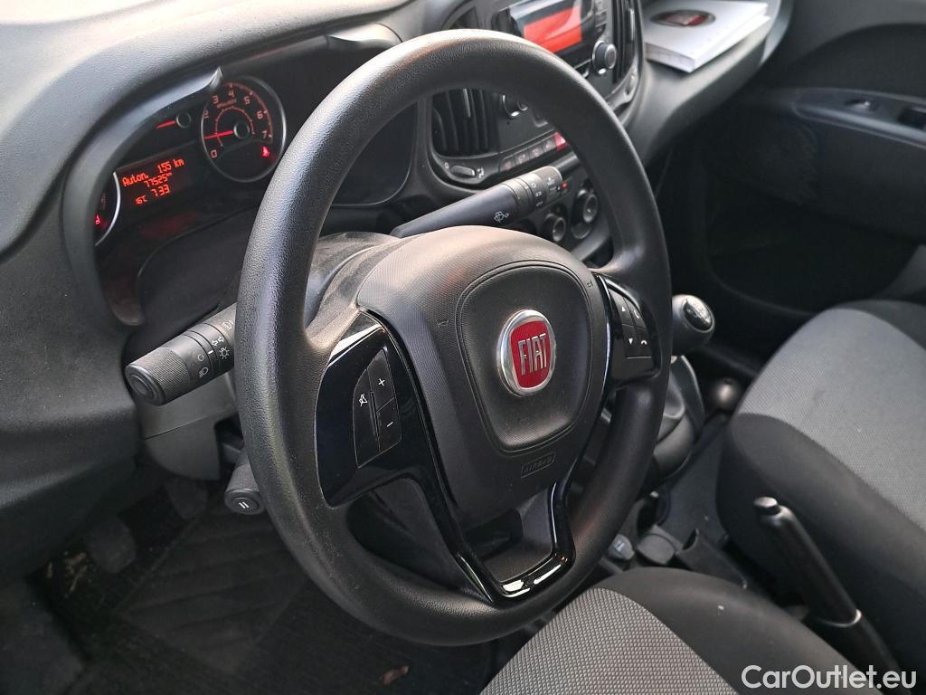  Fiat  Doblo FIAT Doblò Cargo/2015/3P/furgón derivado de turismo Cargo Base 1.6 Mjet 66kW (90CV) #19