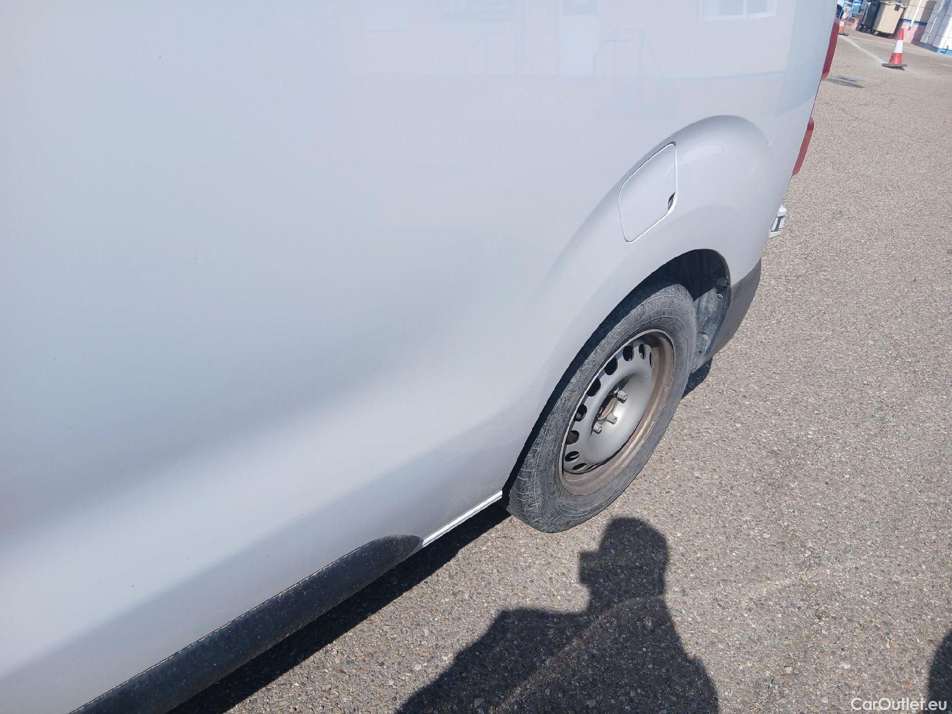  Opel  Vivaro OPEL  / 2019 / 4P / furgón 1.5 Diésel 88kW (120CV) M Std Express #24
