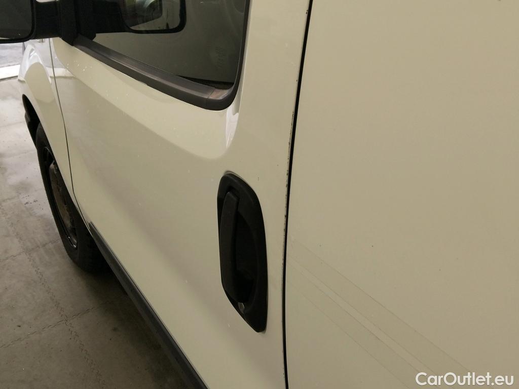  Fiat  Fiorino FIAT  / 2016 / 3P / furgón derivado de turismo Cargo Base 1.3 Mjet 59kW (80CV) E6 #20