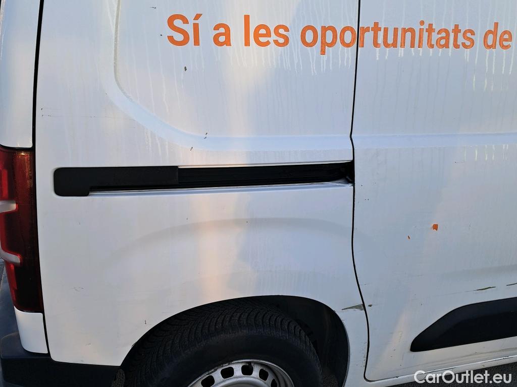  Peugeot  Partner PEUGEOT  / 2018 / 3P / furgón derivado de turismo Pro Standard 600kg BlueHDi 73kW (AC) #9