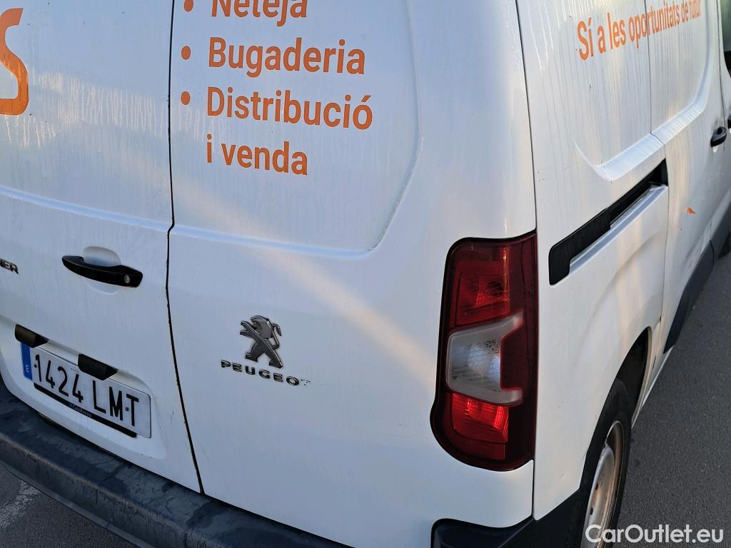  Peugeot  Partner PEUGEOT  / 2018 / 3P / furgón derivado de turismo Pro Standard 600kg BlueHDi 73kW (AC) #48
