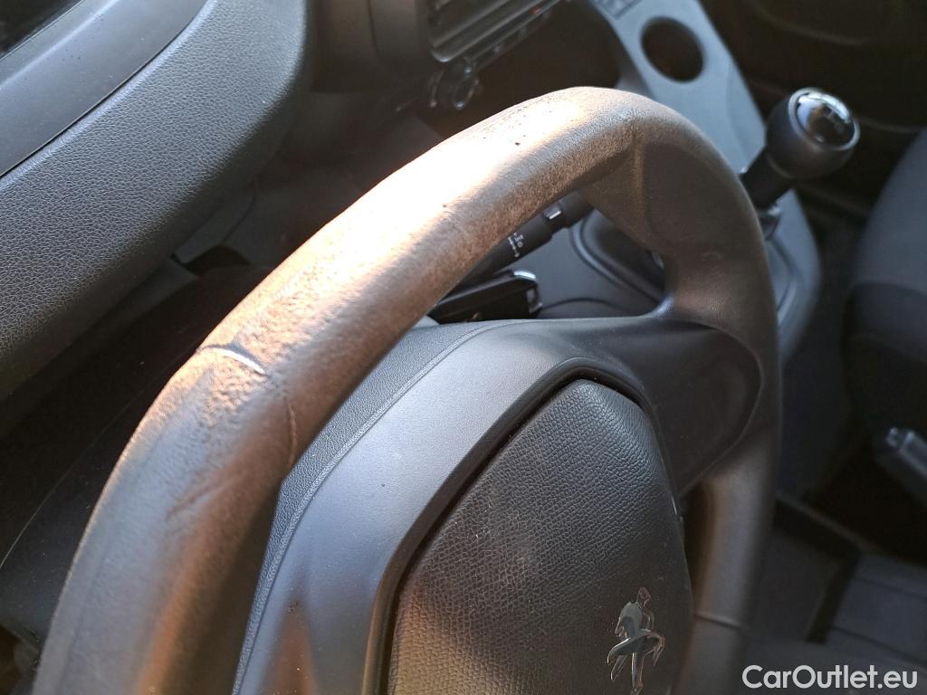  Peugeot  Partner PEUGEOT  / 2018 / 3P / furgón derivado de turismo Pro Standard 600kg BlueHDi 73kW (AC) #51