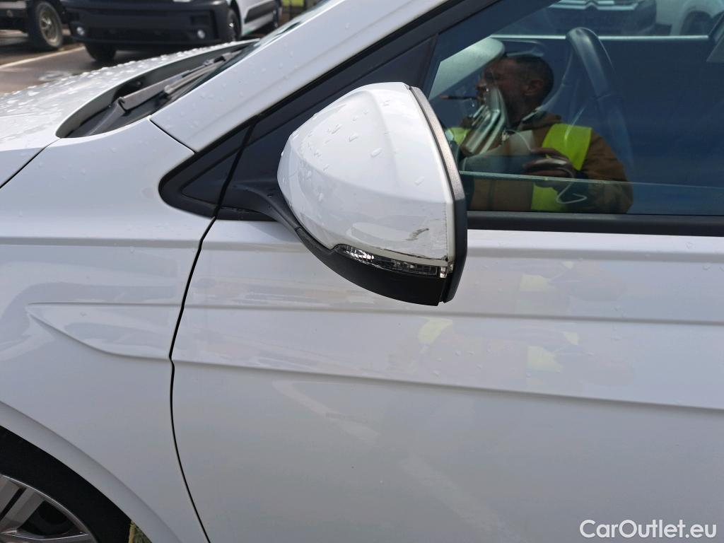  Volkswagen  Polo VOLKSWAGEN  / 2017 / 5P / berlina con portón Edition 1.0 59kW (80CV) #42