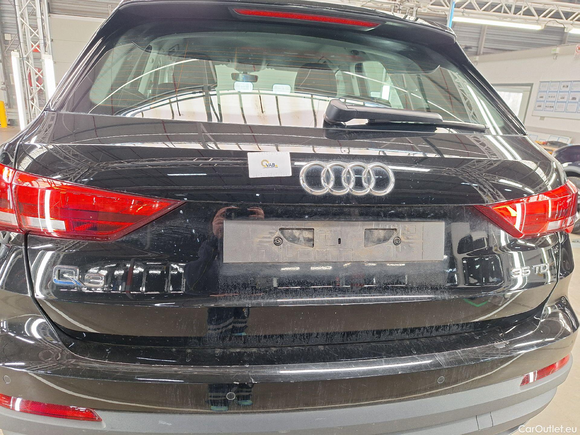  Audi  Q3 Audi,  '18, Audi  35 TDI S Tronic Business Edition 5d #34