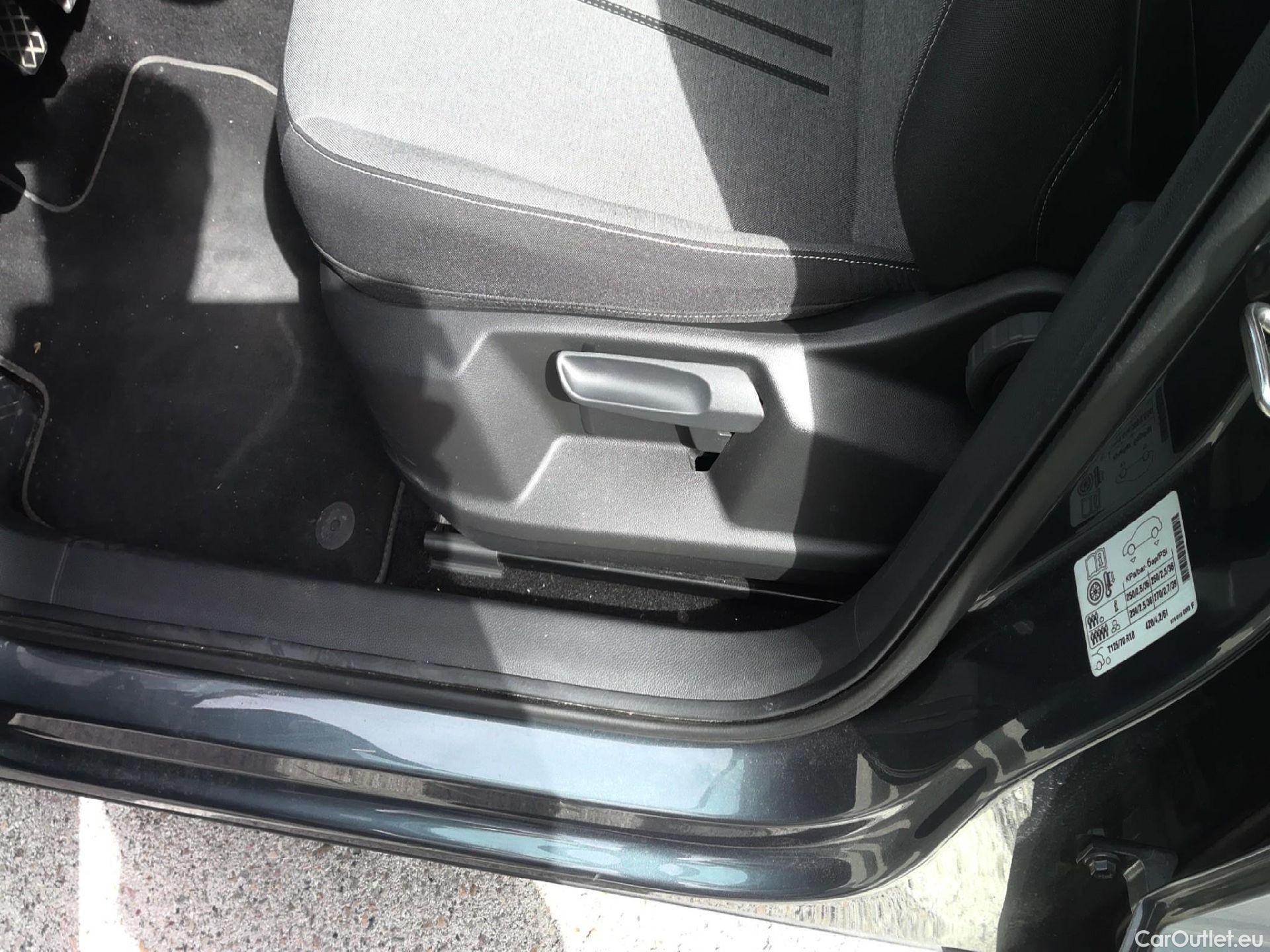  Seat  ATECA SEAT  / 2016 / 5P / todoterreno 2.0 TDI 85kW (115CV) S&S Style Go M(SP) #17