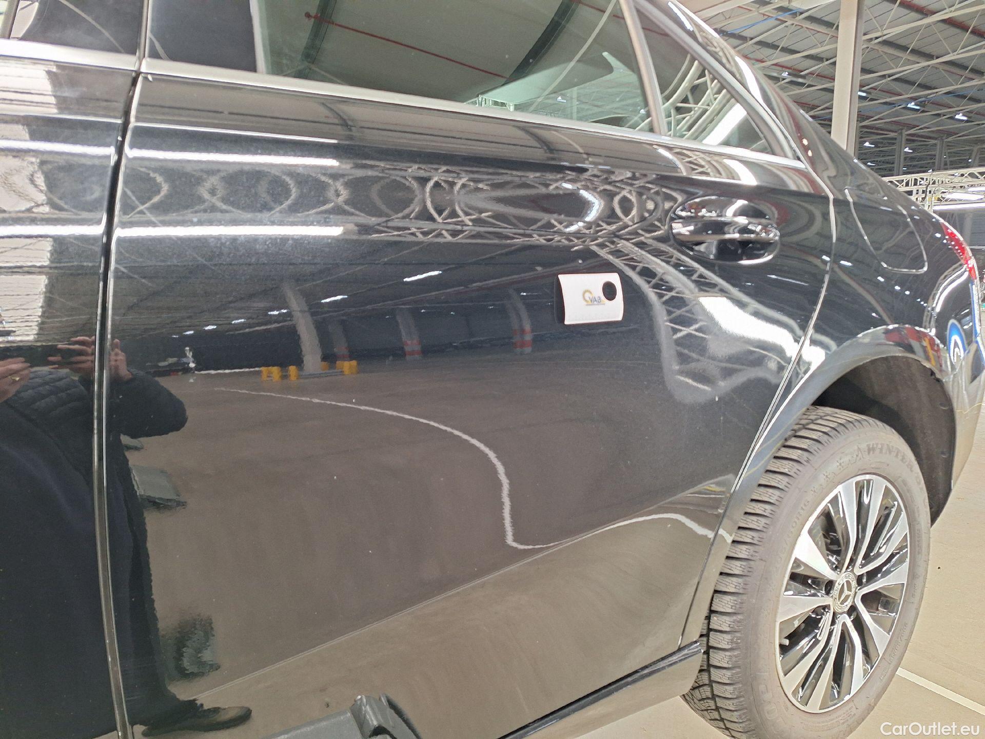  Mercedes  A-Klasse Mercedes, A-Class Berline '18, Mercedes-Benz  Limousine A 180 Aut. 4d #27
