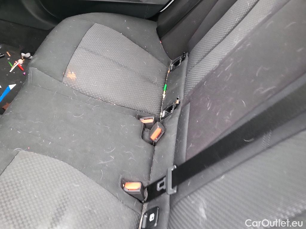  Bmw  Serie 1 BMW  / 2019 / 5P / berlina con portón 118i #5