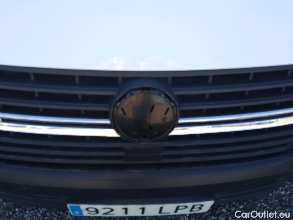  Land Rover  Discovery VOLKSWAGEN Transporter / 2020 / 4P / furgón Furgón Corto TN 2.0 TDI 110kW 4MO #38