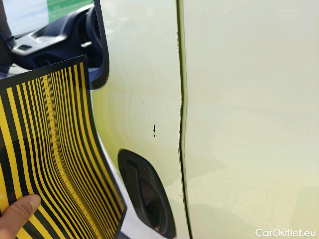  Fiat  Doblo FIAT Doblò Cargo/2015/4P/furgón derivado de turismo Cargo Maxi SX 1.6 Mjet 78kW (105CV)  Isotermo + Equipo de frio #26