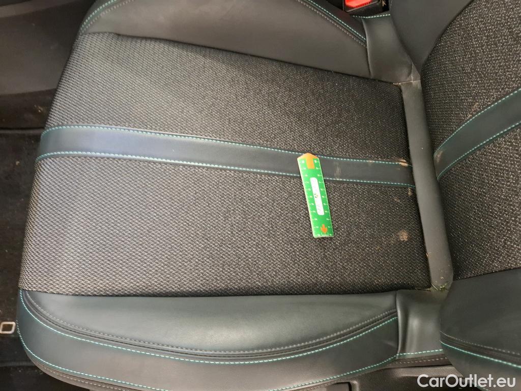  Peugeot  308 PEUGEOT  / 2021 / 5P / Berline PHEV 180 E-EAT8 ALLURE #6