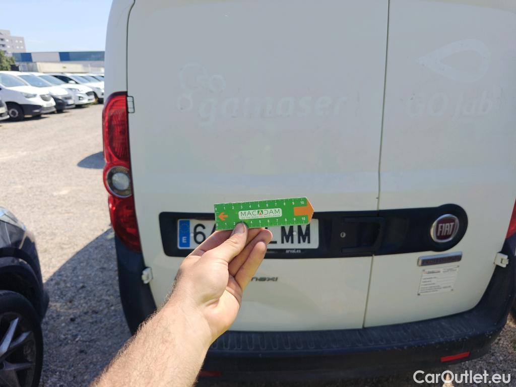  Fiat  Doblo FIAT Doblò Cargo/2015/4P/furgón derivado de turismo Cargo Maxi SX 1.6 Mjet 78kW (105CV)  Isotermo + Equipo de frio #18