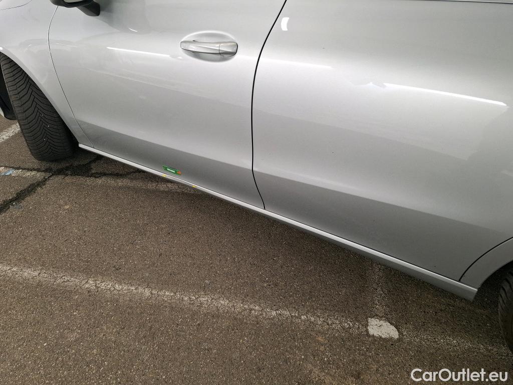  Mercedes  CLA-Klasse MERCEDES-BENZ CLA Coupe / 2019 / 4P / Coupé CLA 200 d Business Line BA8 #4