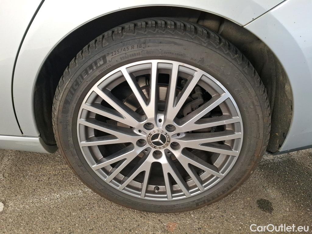  Mercedes  CLA-Klasse MERCEDES-BENZ CLA Coupe / 2019 / 4P / Coupé CLA 200 d Business Line BA8 #17
