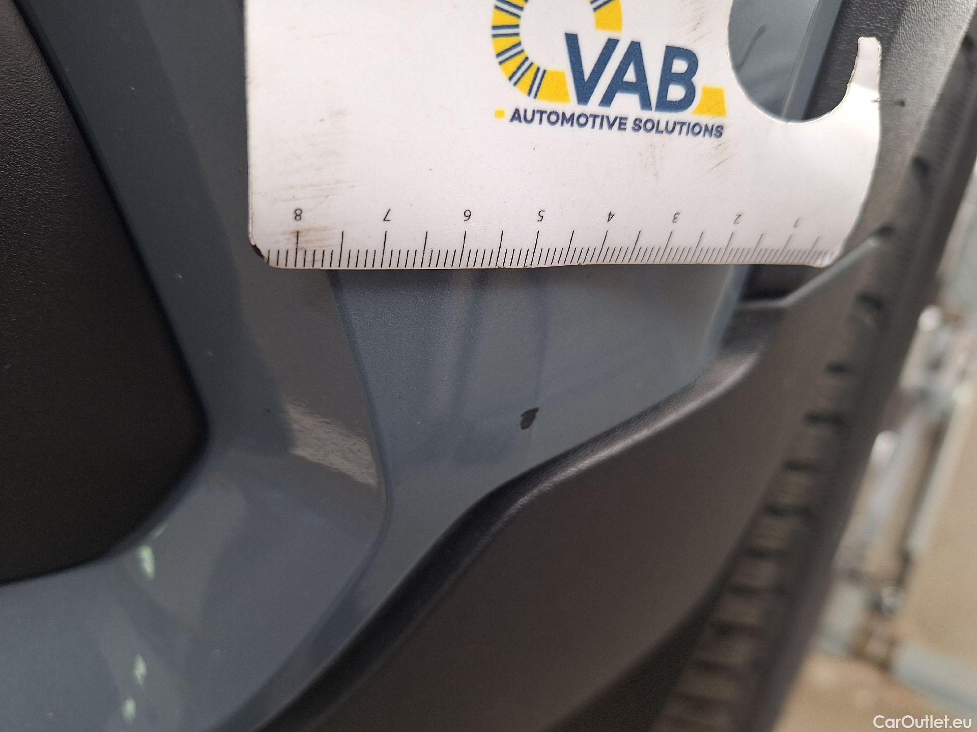  Volvo  XC 40 Volvo, XC40 '17, Volvo XC40 T3 Momentum Pro 5d #21