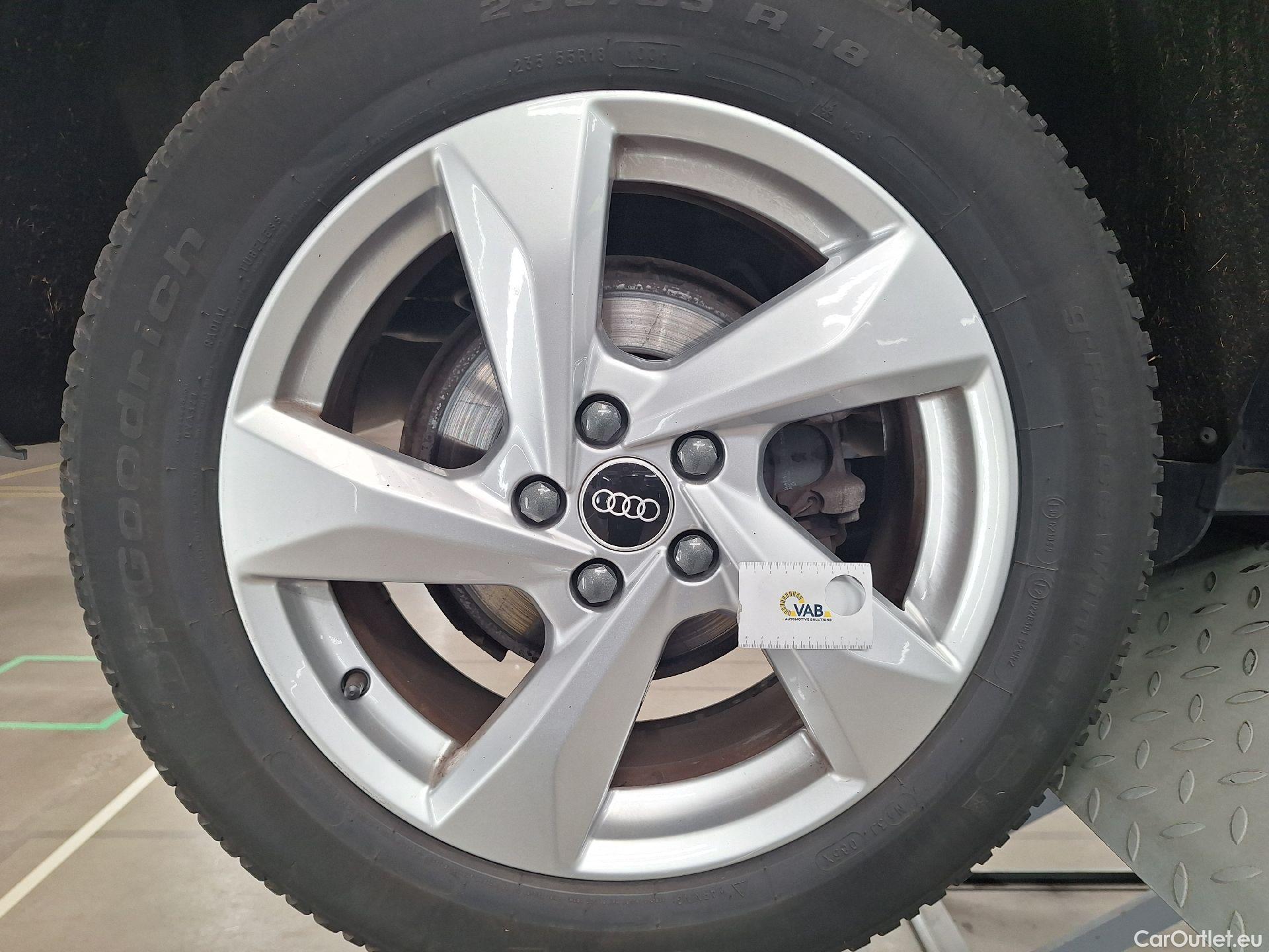  Audi  Q3 Audi,  '18, Audi  35 TFSI S tronic Advanced 5d #65