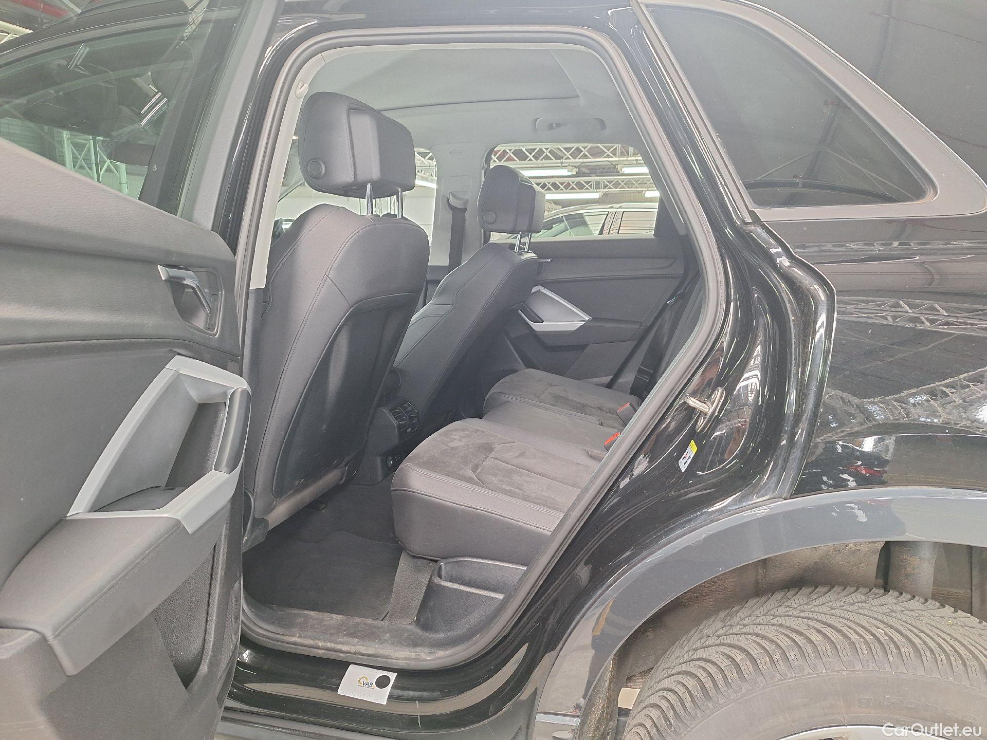  Audi  Q3 Audi,  '18, Audi  35 TFSI S tronic Advanced 5d #40