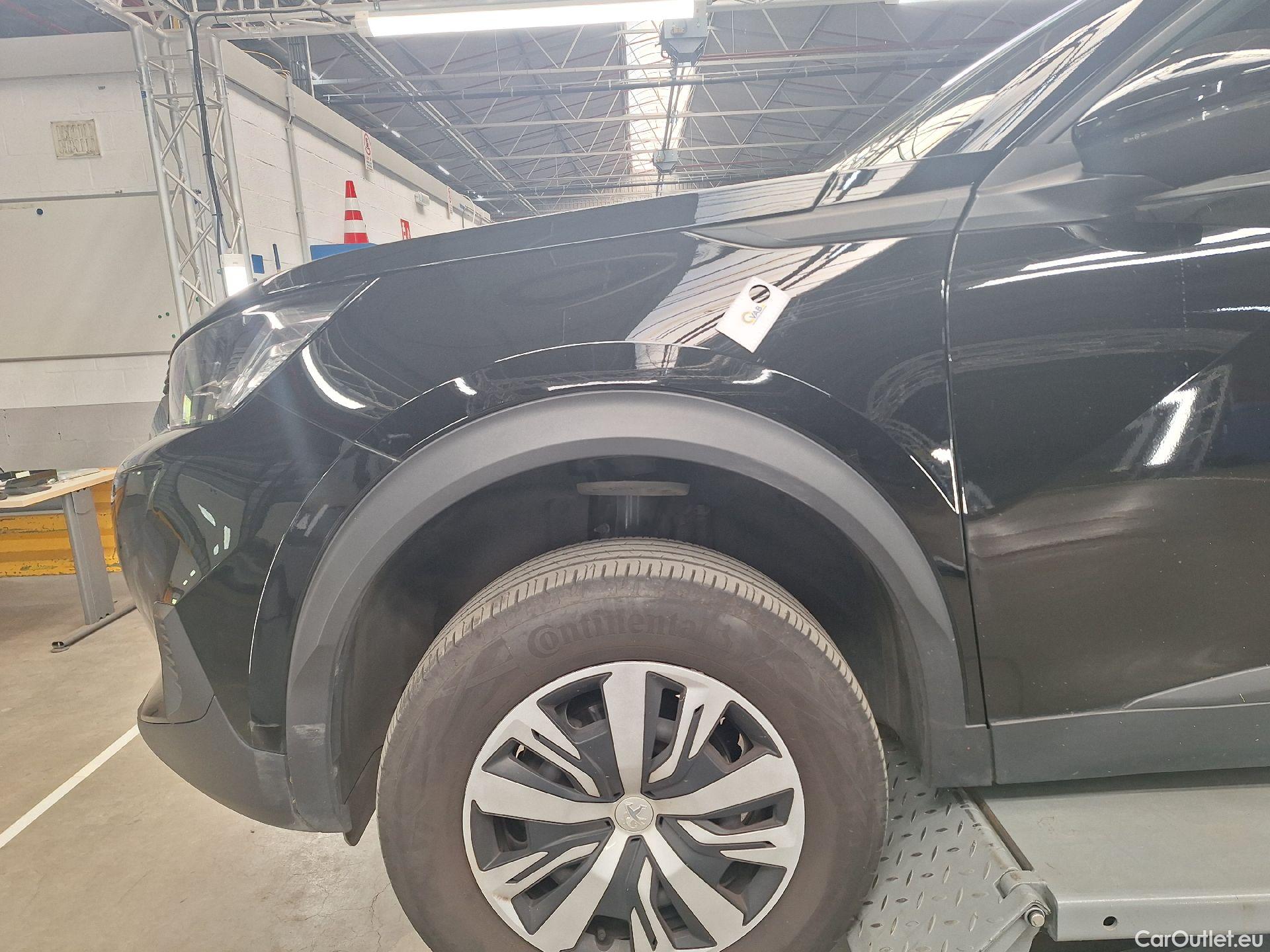  Peugeot  2008 Peugeot,  '19, Peugeot  1.2 Puretech 74KW S&S Active Pack 5d #34