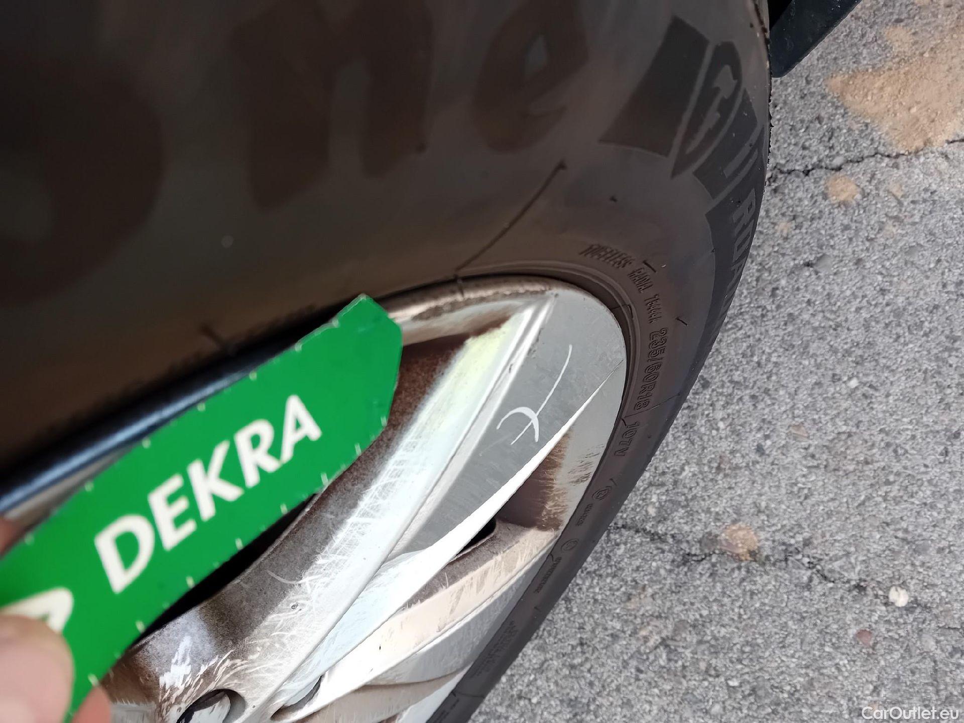  Volvo  XC60 VOLVO  / 2017 / 5P / todoterreno 2.0 B4 D Momentum Pro Auto #22