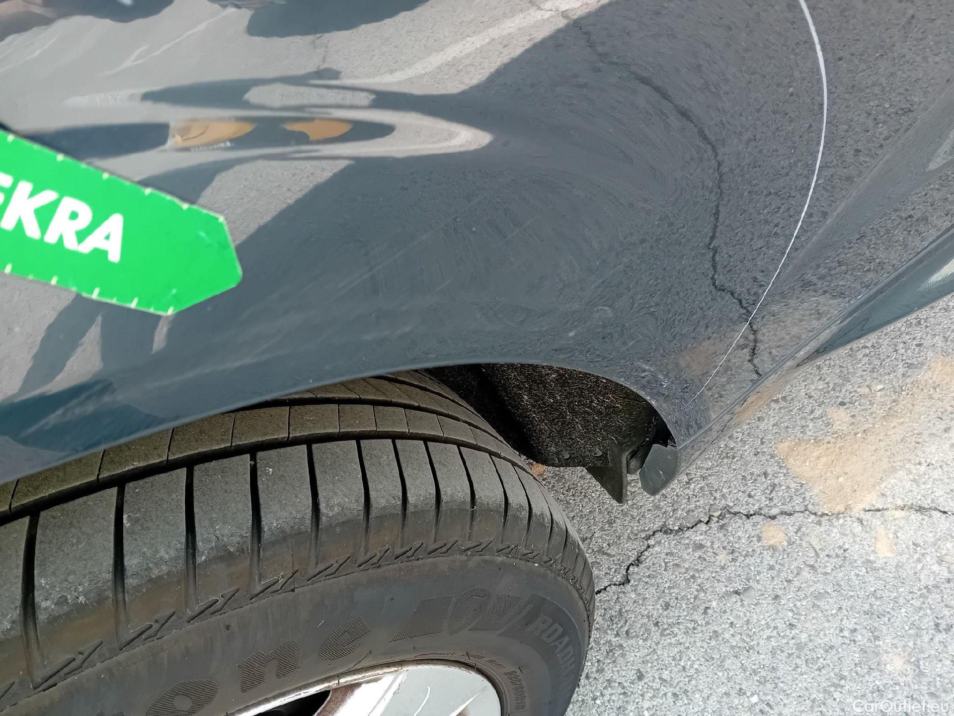 Volvo  XC60 VOLVO  / 2017 / 5P / todoterreno 2.0 B4 D Momentum Pro Auto #24