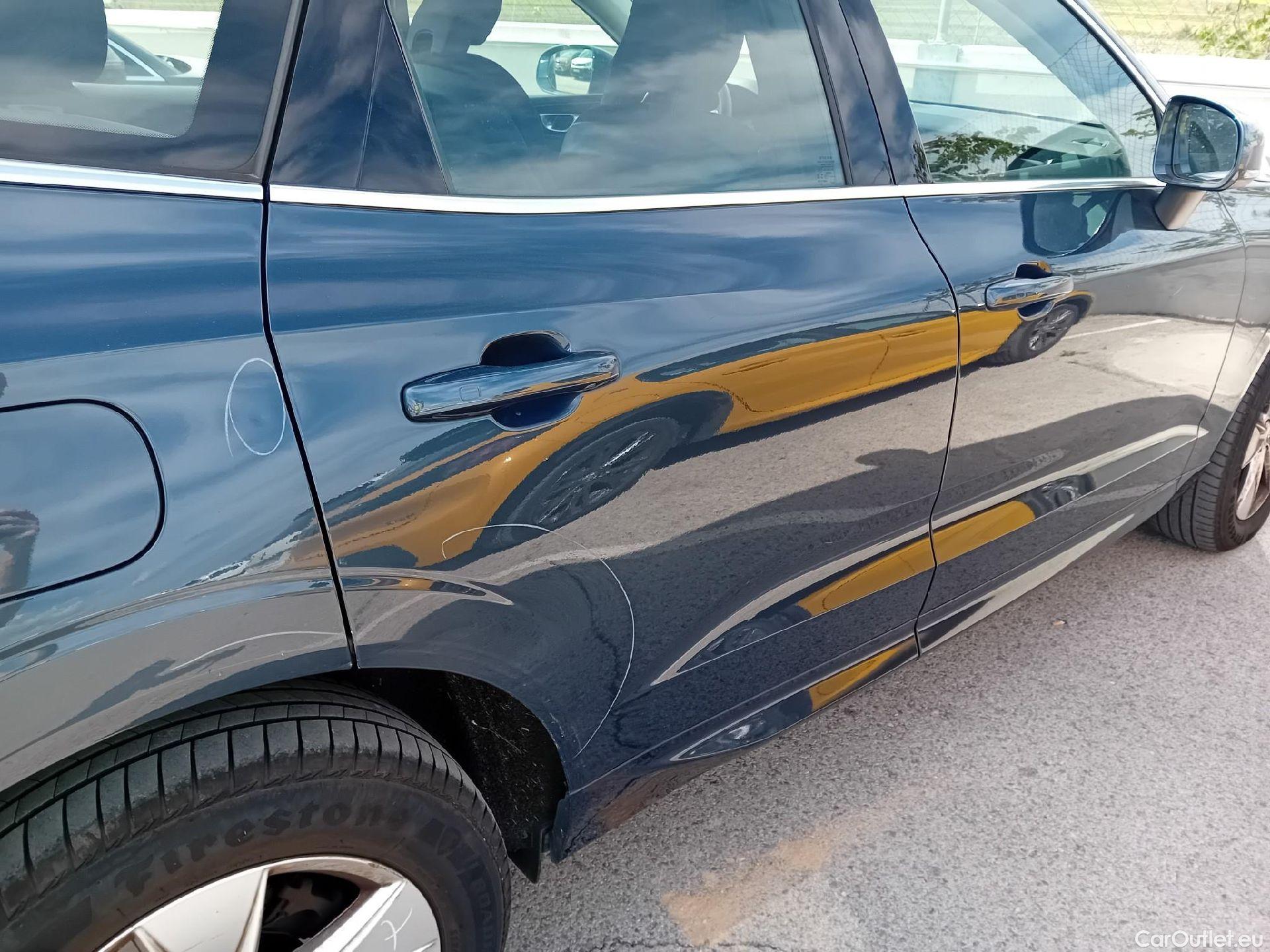  Volvo  XC60 VOLVO  / 2017 / 5P / todoterreno 2.0 B4 D Momentum Pro Auto #25