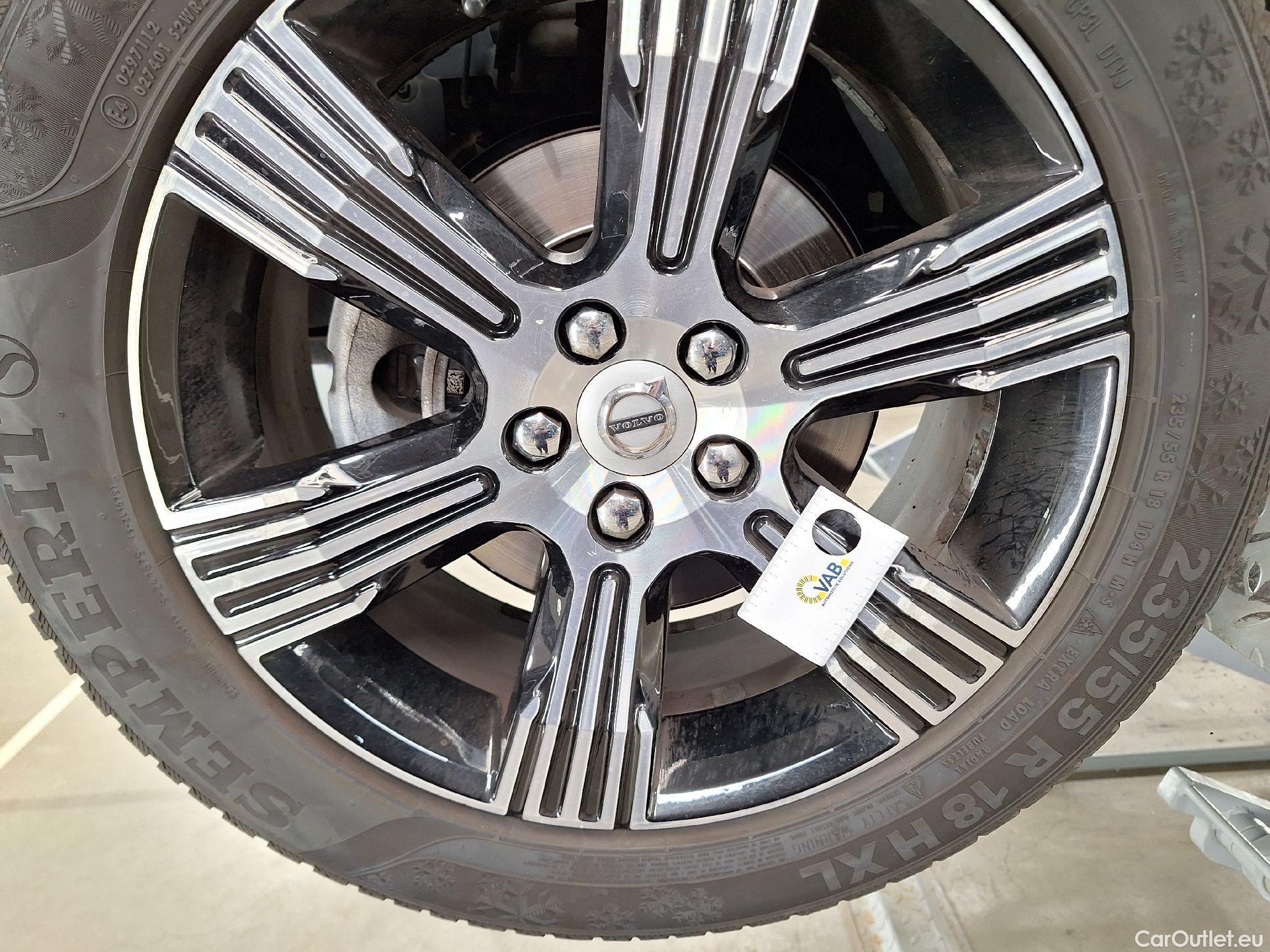  Volvo  XC 40 Volvo, XC40 '17, Volvo XC40 T2 Geartronic Inscription 5d #27