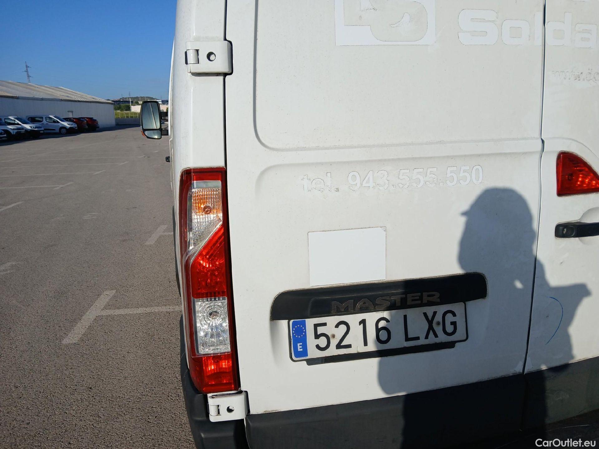 Renault  Master RENAULT  / 2019 / 4P / furgón Furgón T L1H1 3500 Bl dCi 99W (135CV) #22