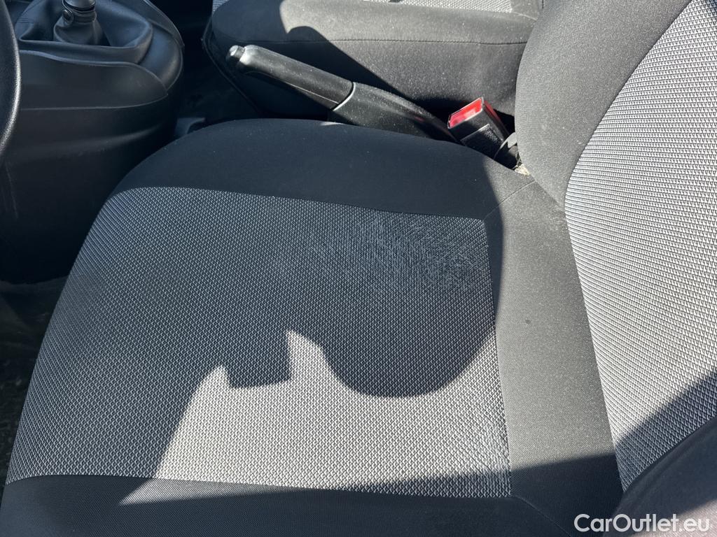  Fiat  Doblo FIAT Doblò Cargo/2015/3P/furgón derivado de turismo Cargo Base 1.6 Mjet 66kW (90CV) #13