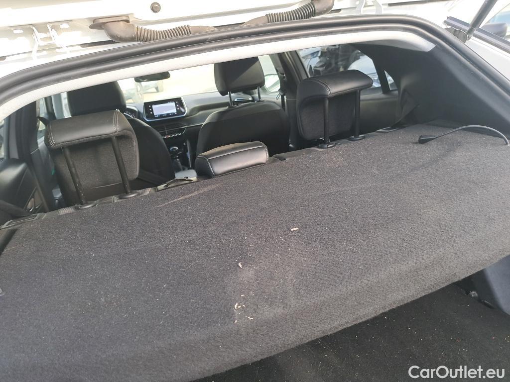  Peugeot  2008 PEUGEOT  / 2019 / 5P / todoterreno Allure BlueHDI 81kW (110CV) #11
