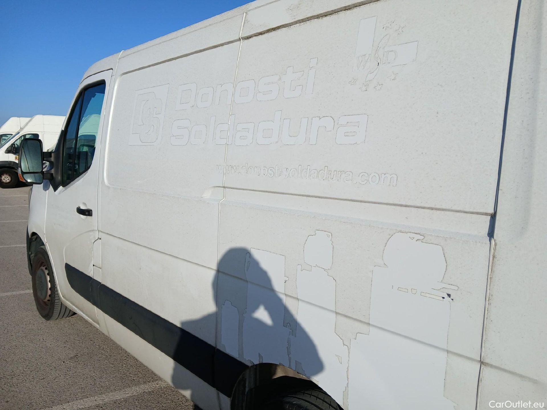  Renault  Master RENAULT  / 2019 / 4P / furgón Furgón T L1H1 3500 Bl dCi 99W (135CV) #15