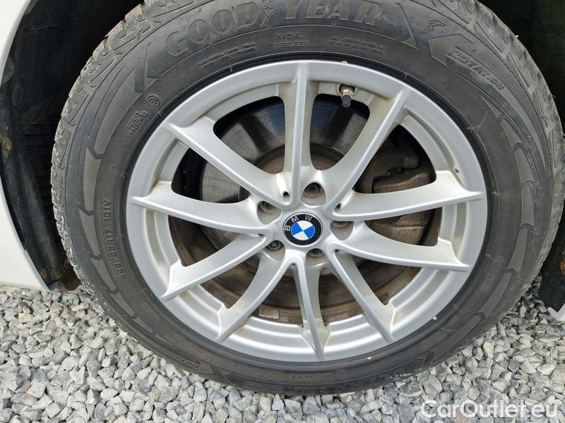  Bmw  Serie 5  Touring (F31) (2015) 520d xD Touring #2