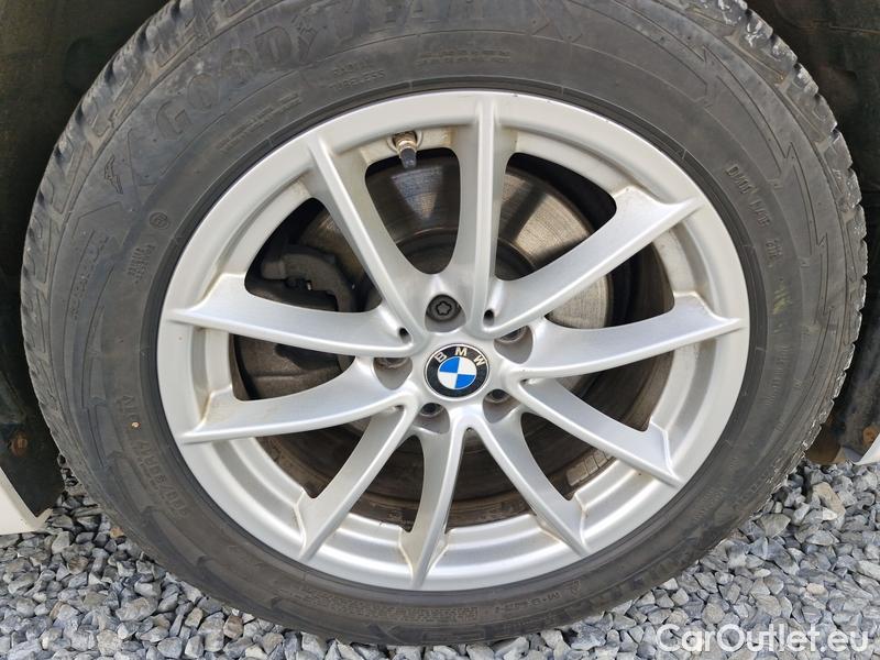  Bmw  Serie 5  Touring (F31) (2015) 520d xD Touring #21